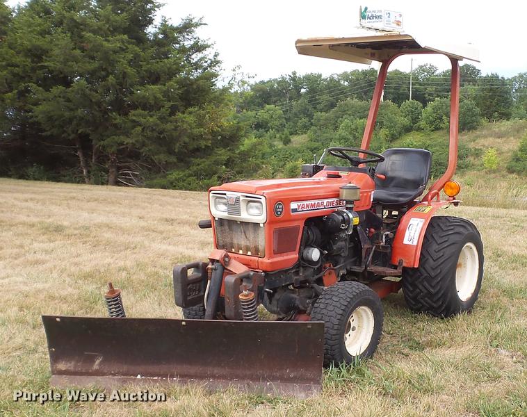 image for item DD7331 Yanmar YM186D MFWD tractor