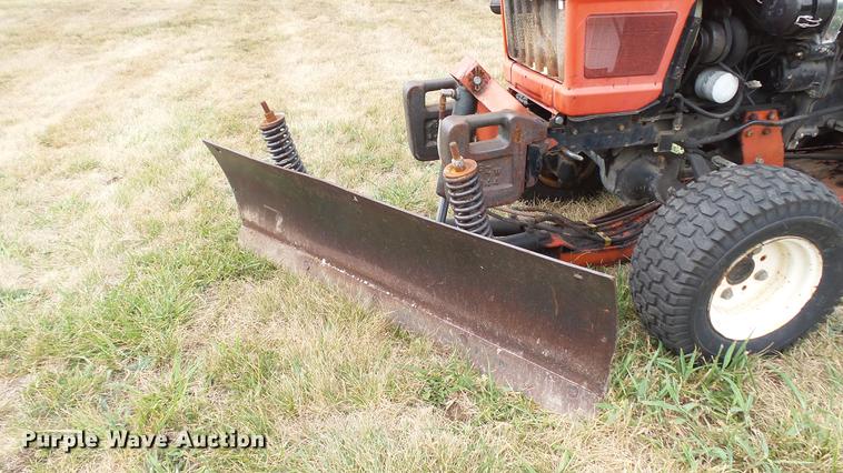 image for item DD7331 Yanmar YM186D MFWD tractor