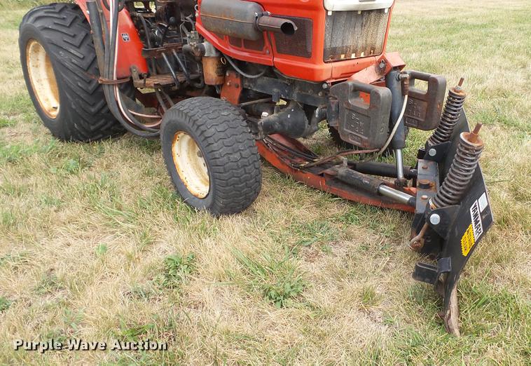 image for item DD7331 Yanmar YM186D MFWD tractor