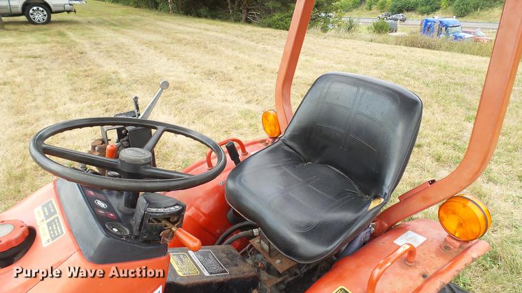 image for item DD7331 Yanmar YM186D MFWD tractor