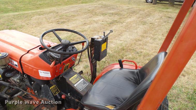 image for item DD7331 Yanmar YM186D MFWD tractor