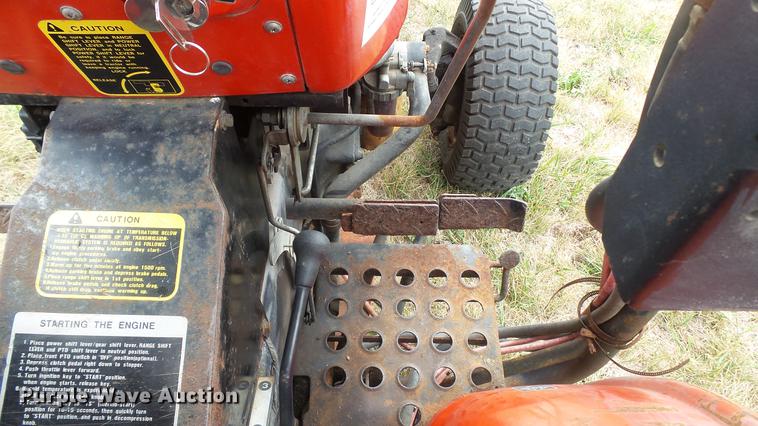 image for item DD7331 Yanmar YM186D MFWD tractor