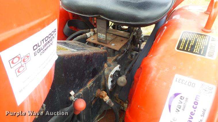 image for item DD7331 Yanmar YM186D MFWD tractor