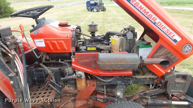 image for item DD7331 Yanmar YM186D MFWD tractor