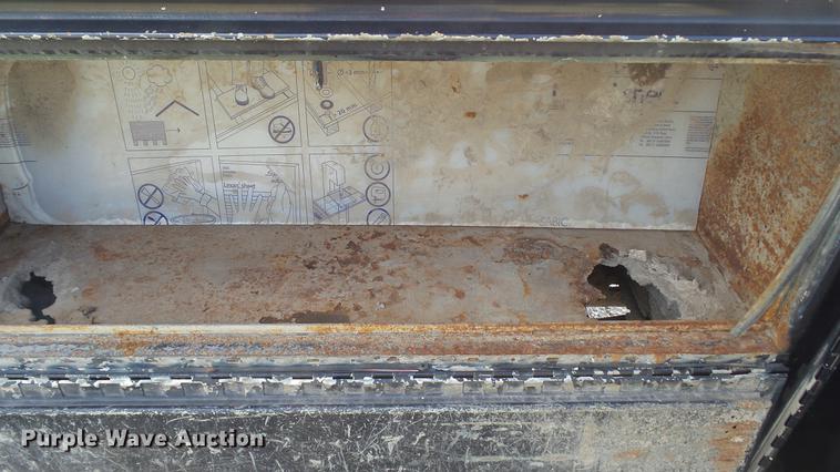 image for item DD7337 2001 Ford F250 Super Duty XL Crew Cab utility bed pickup truck