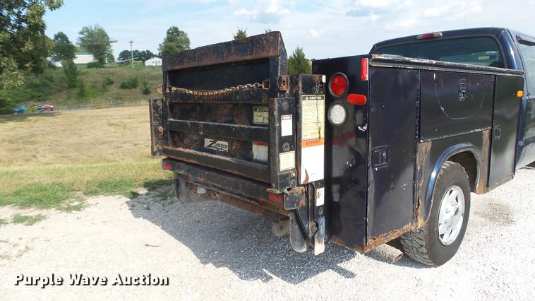 image for item DD7337 2001 Ford F250 Super Duty XL Crew Cab utility bed pickup truck