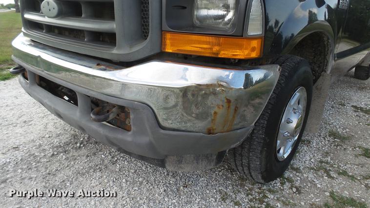 image for item DD7337 2001 Ford F250 Super Duty XL Crew Cab utility bed pickup truck