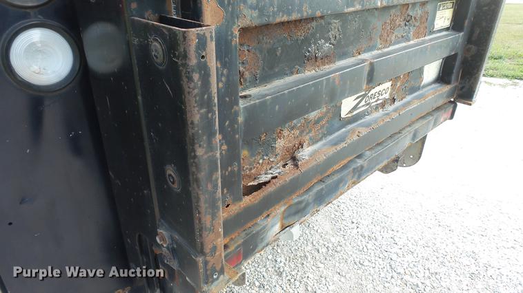 image for item DD7337 2001 Ford F250 Super Duty XL Crew Cab utility bed pickup truck