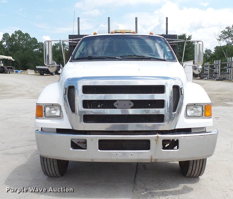 image for item DD7345 2005 Ford F650 Super Duty XL flatbed truck