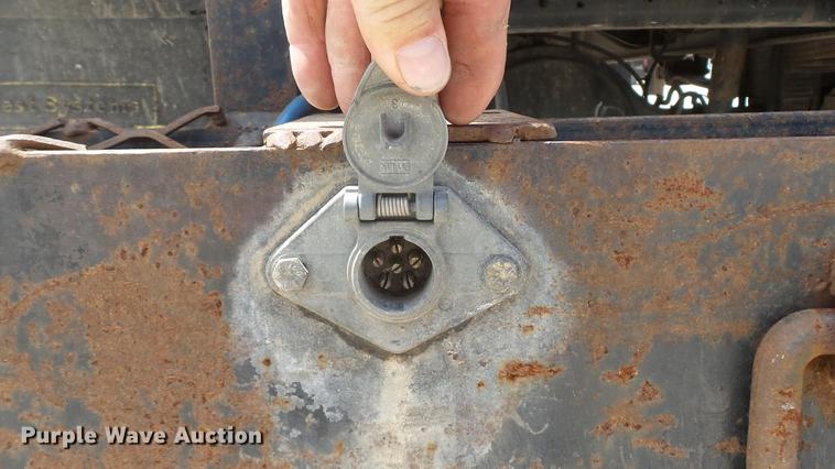 image for item DD7345 2005 Ford F650 Super Duty XL flatbed truck