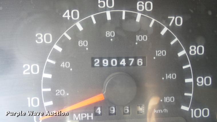 image for item DD7345 2005 Ford F650 Super Duty XL flatbed truck