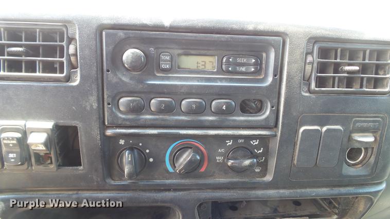 image for item DD7345 2005 Ford F650 Super Duty XL flatbed truck