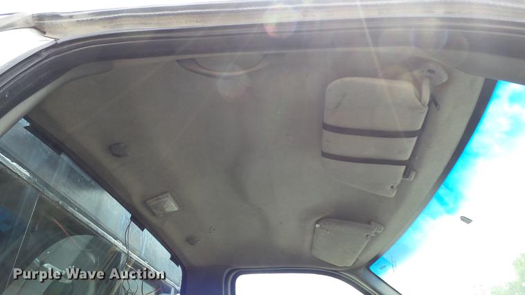 image for item DD7345 2005 Ford F650 Super Duty XL flatbed truck