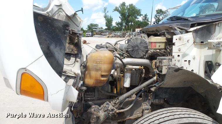 image for item DD7345 2005 Ford F650 Super Duty XL flatbed truck