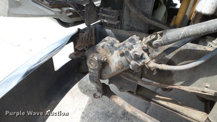 image for item DD7345 2005 Ford F650 Super Duty XL flatbed truck