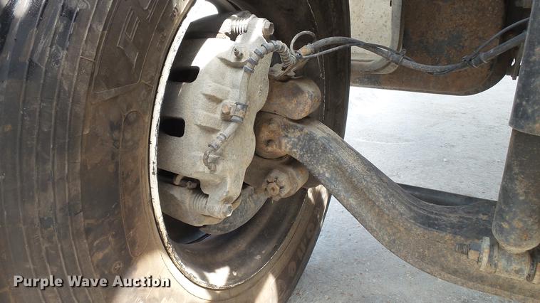 image for item DD7345 2005 Ford F650 Super Duty XL flatbed truck