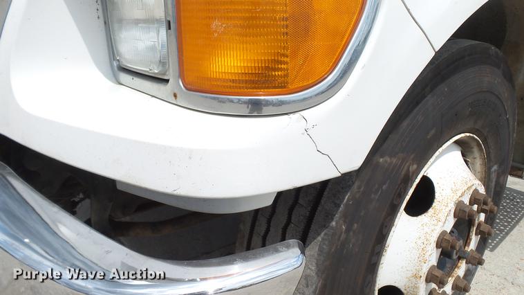 image for item DD7345 2005 Ford F650 Super Duty XL flatbed truck