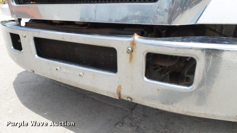image for item DD7345 2005 Ford F650 Super Duty XL flatbed truck