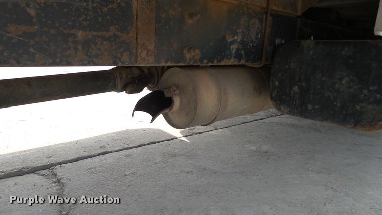 image for item DD7345 2005 Ford F650 Super Duty XL flatbed truck