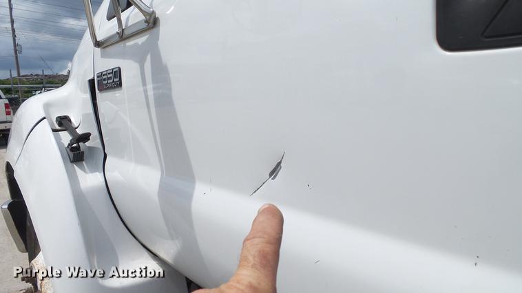 image for item DD7345 2005 Ford F650 Super Duty XL flatbed truck