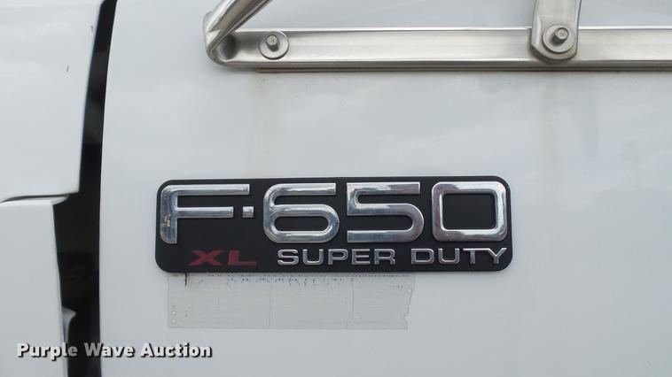 image for item DD7345 2005 Ford F650 Super Duty XL flatbed truck