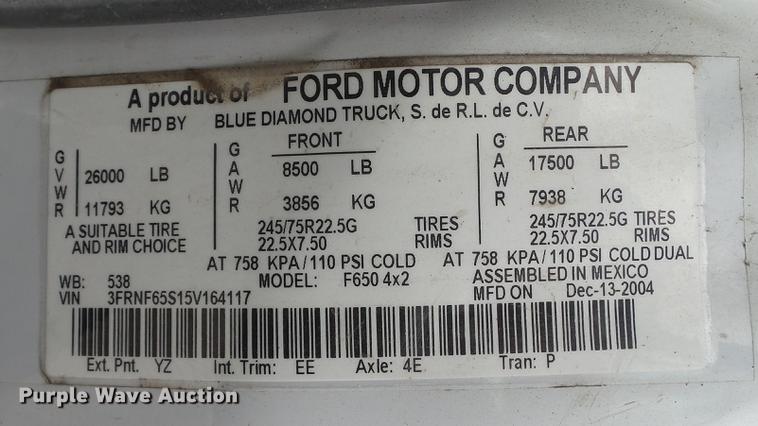 image for item DD7345 2005 Ford F650 Super Duty XL flatbed truck