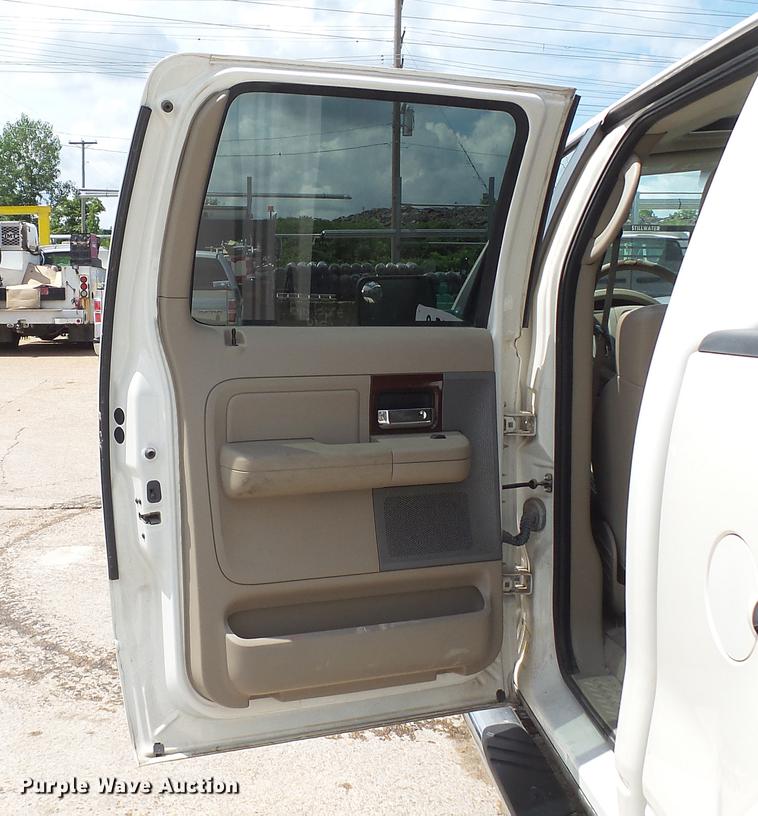 image for item DD7346 2007 Ford F150 Lariat SuperCrew pickup truck