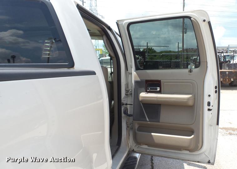 image for item DD7346 2007 Ford F150 Lariat SuperCrew pickup truck