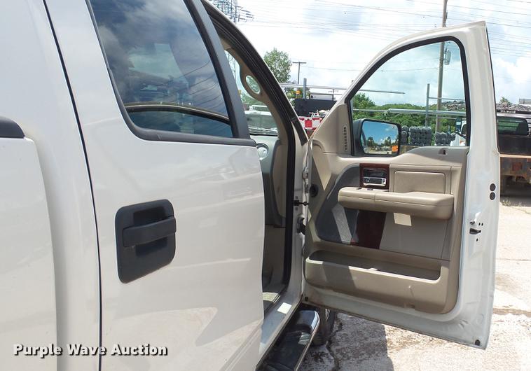 image for item DD7346 2007 Ford F150 Lariat SuperCrew pickup truck