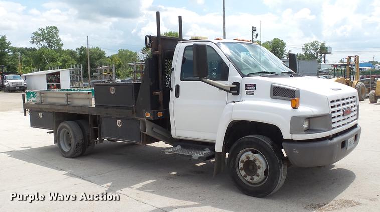 image for item DD7347 2007 GMC C5500 flatbed truck