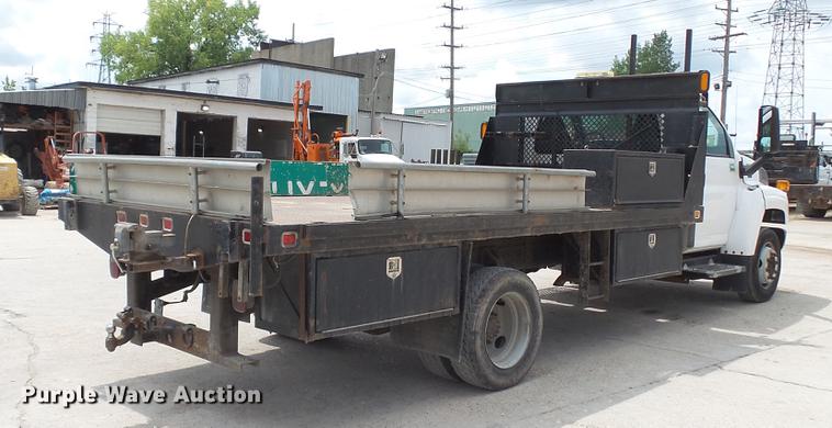 image for item DD7347 2007 GMC C5500 flatbed truck