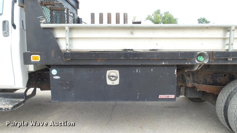 image for item DD7347 2007 GMC C5500 flatbed truck