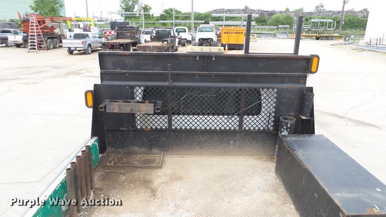 image for item DD7347 2007 GMC C5500 flatbed truck