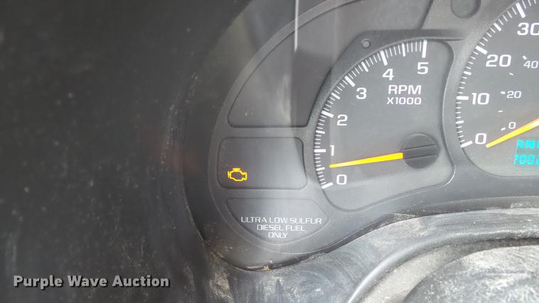 image for item DD7347 2007 GMC C5500 flatbed truck