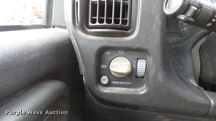 image for item DD7347 2007 GMC C5500 flatbed truck