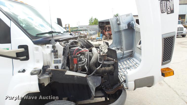 image for item DD7347 2007 GMC C5500 flatbed truck