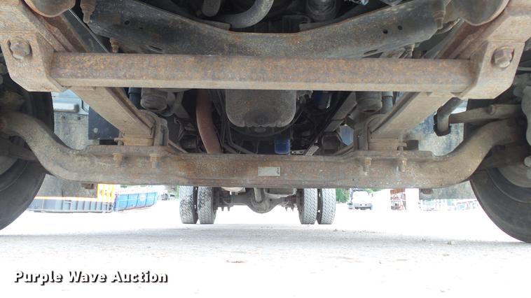 image for item DD7347 2007 GMC C5500 flatbed truck