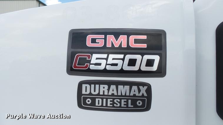 image for item DD7347 2007 GMC C5500 flatbed truck