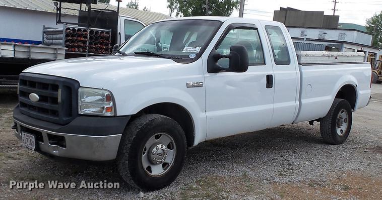 image for item DD7348 2006 Ford F250 Super Duty XL SuperCab pickup truck