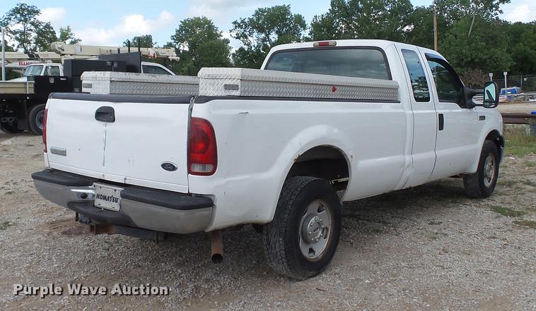 image for item DD7348 2006 Ford F250 Super Duty XL SuperCab pickup truck