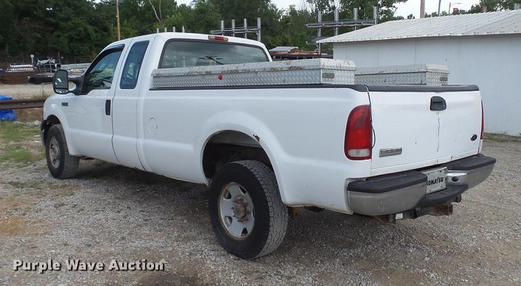 image for item DD7348 2006 Ford F250 Super Duty XL SuperCab pickup truck