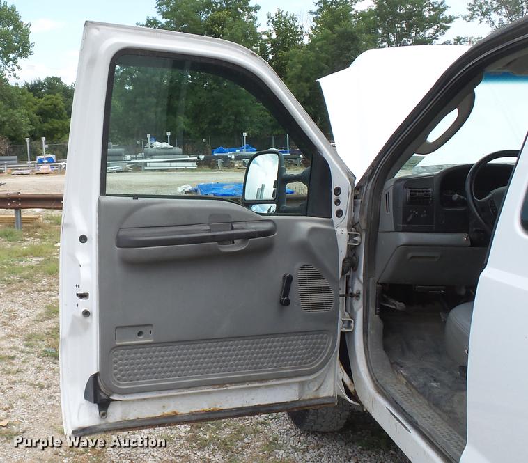 image for item DD7348 2006 Ford F250 Super Duty XL SuperCab pickup truck