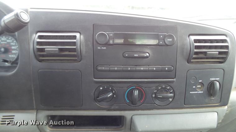 image for item DD7348 2006 Ford F250 Super Duty XL SuperCab pickup truck