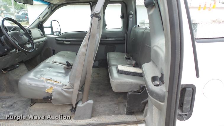 image for item DD7348 2006 Ford F250 Super Duty XL SuperCab pickup truck