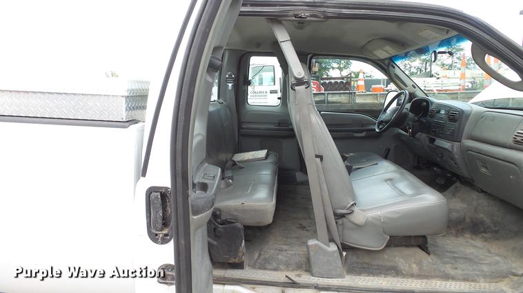 image for item DD7348 2006 Ford F250 Super Duty XL SuperCab pickup truck