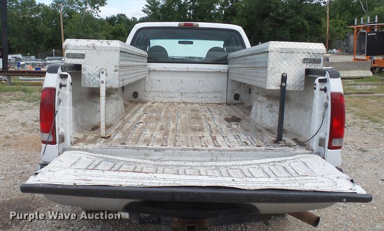 image for item DD7348 2006 Ford F250 Super Duty XL SuperCab pickup truck