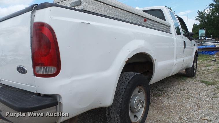 image for item DD7348 2006 Ford F250 Super Duty XL SuperCab pickup truck
