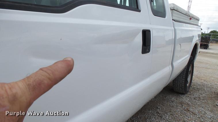 image for item DD7348 2006 Ford F250 Super Duty XL SuperCab pickup truck