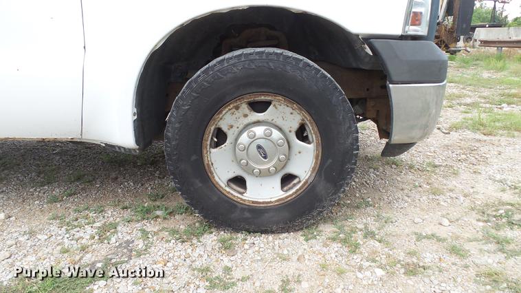 image for item DD7348 2006 Ford F250 Super Duty XL SuperCab pickup truck