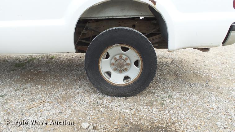 image for item DD7348 2006 Ford F250 Super Duty XL SuperCab pickup truck